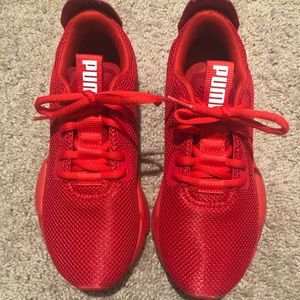 Used All Red Puma Shoes (cell phase jr) size 4.5 Big Boy